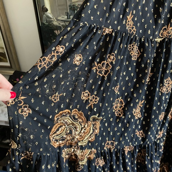 Express beautiful black and gold sequined dress NWOT - Picture 4 of 14